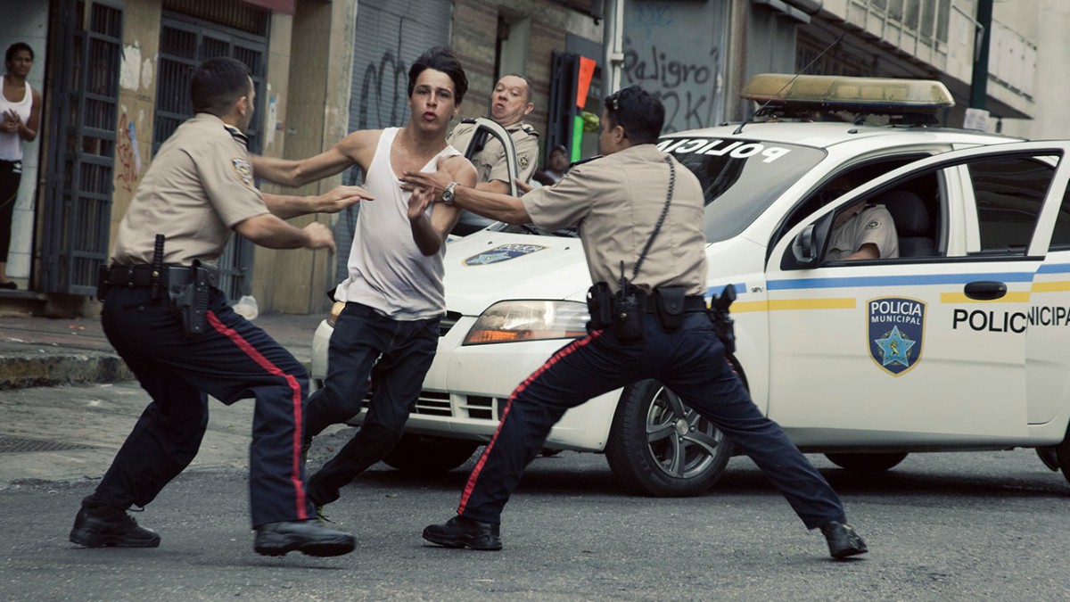 Award Winners of 2015 Venice International Film Festival, Lorenzo Vigas’ FROM AFAR Wins Golden Lion for Best Film | TRAILER