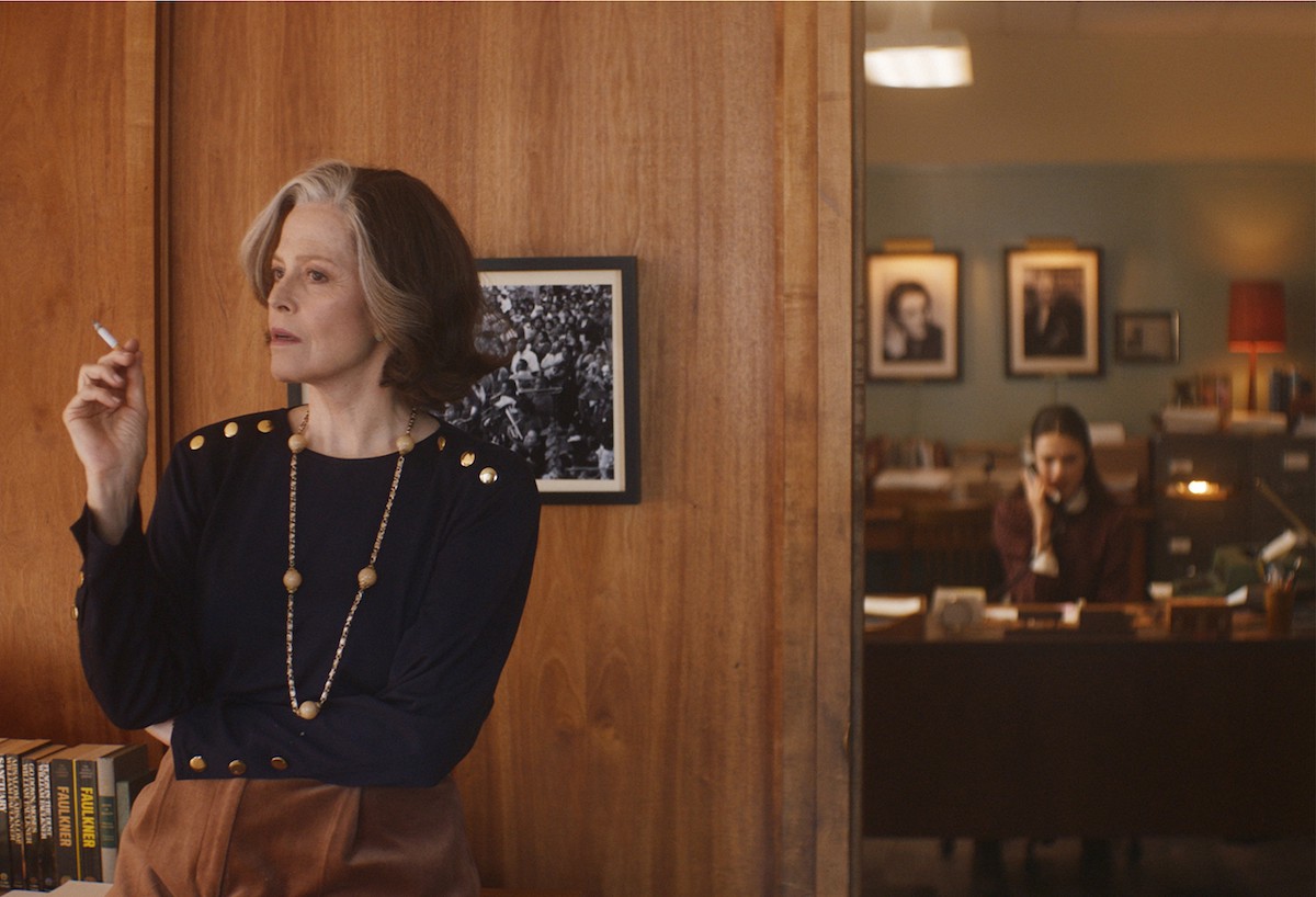 Sigourney Weaver, Margaret Qualley in My Salinger Year by Philippe Falardeau