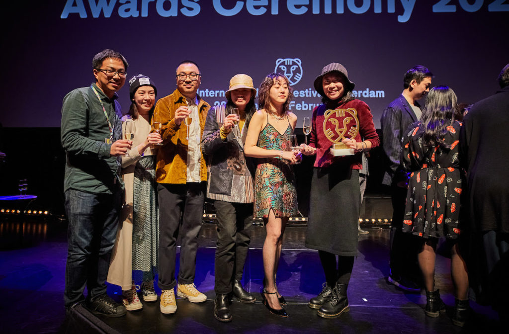 From left to right: Yuhao Su, Cuishan Liang, Wang Zijian, Liu Xinzhu, Jinjing en Zheng Lu Xinyuan. Winners of 49th International Film Festival Rotterdam