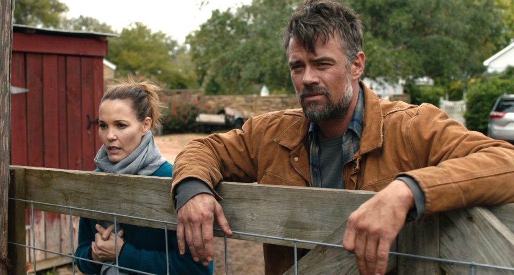 Leslie Bibb and Josh Duhamel in THE LOST HUSBAND