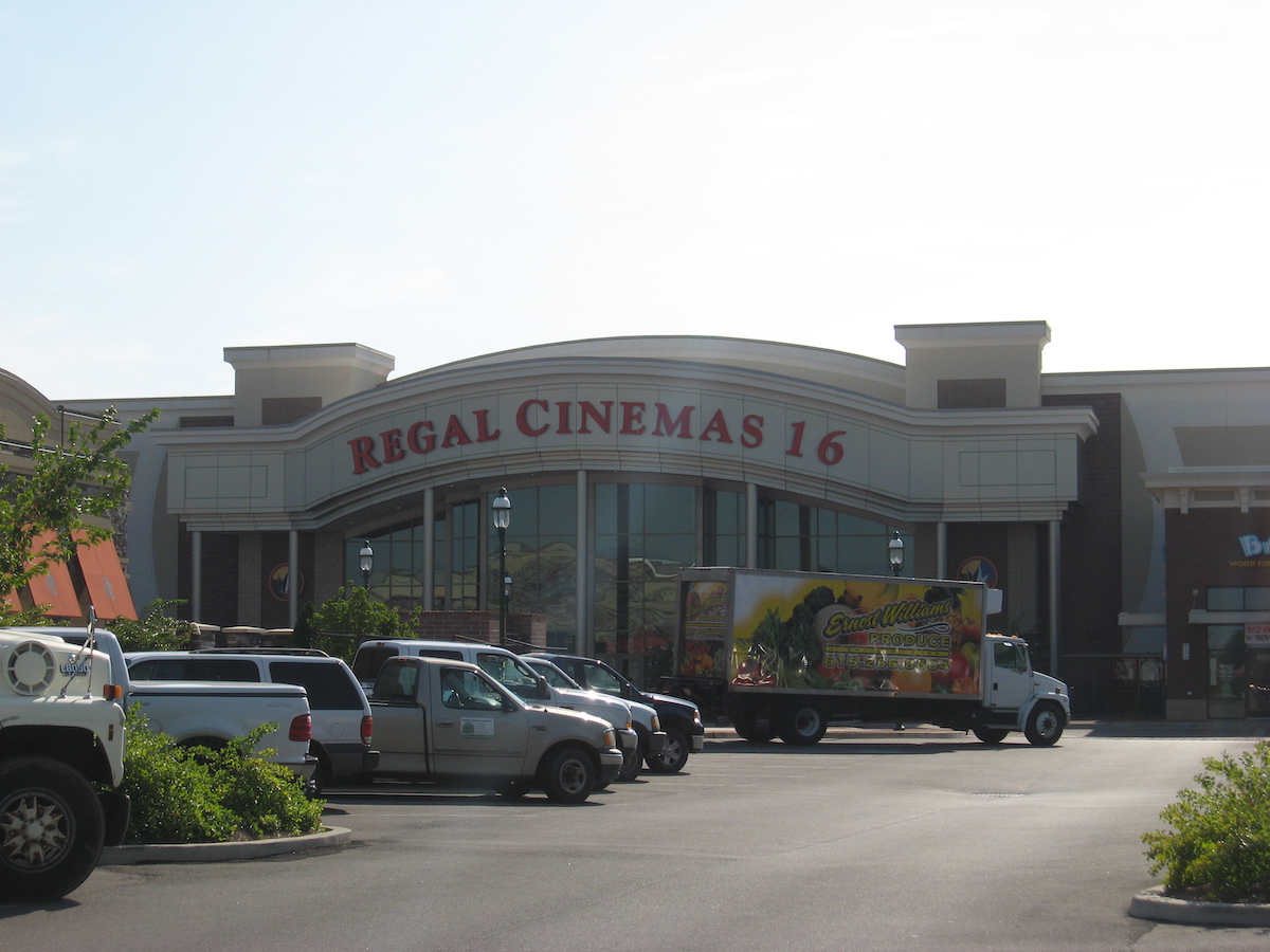 Regal Cinemas at Indian Lake Village (Hendersonville, USA)