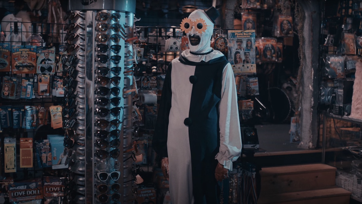 TERRIFIER 2 Official Trailer. Art the Clown is Back in the Horror Film