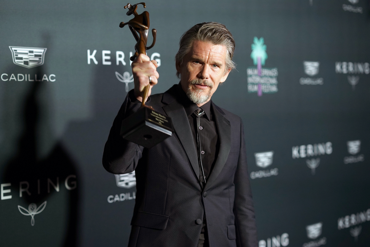 Ethan Hawke, winner of the Career Achievement Award, at the 37th Annual Palm Springs International Film Awards 