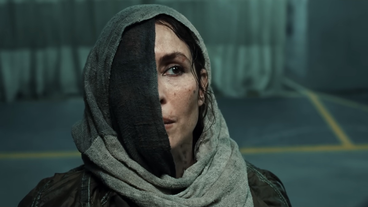 Noomi Rapace in Hot Spot 